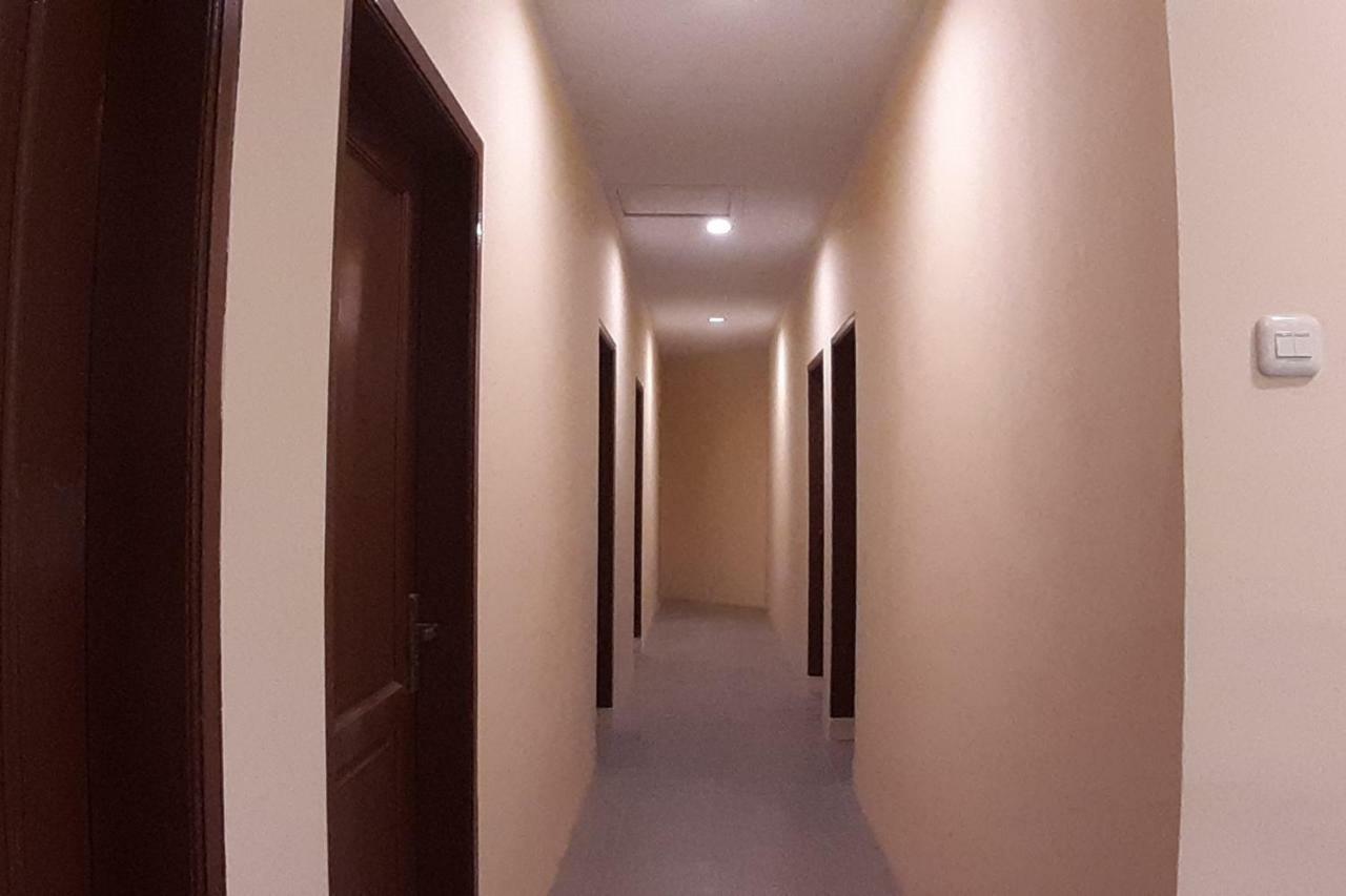 Oyo 1053 Angelyn Home Stay Medan Kültér fotó